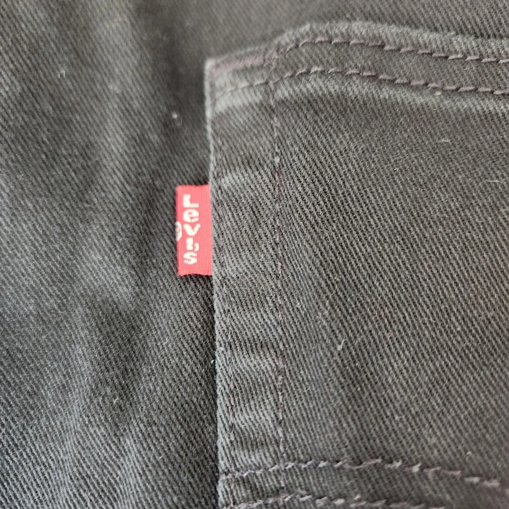Men's Levi's Black Dark Wash Jeans #541 -‎ Size 37 x 30